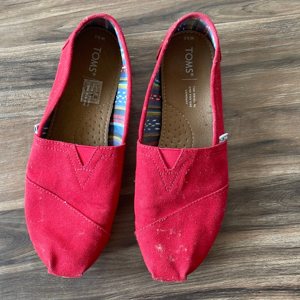 Women’s Red Tom’s - like new worn inside only